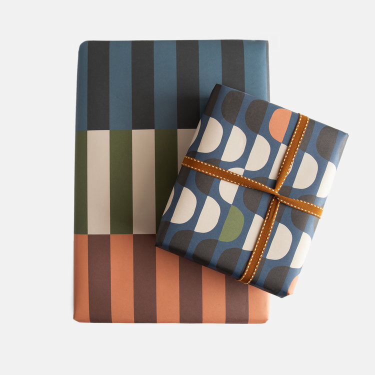 Caroline Gardner  - Inky Geo Wave Flat Wrap
